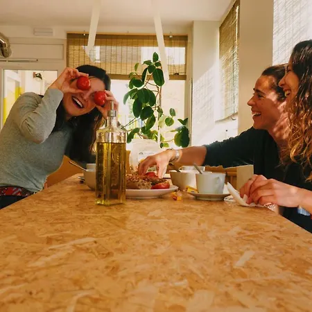 Blai Blai אכסניה זראוטס